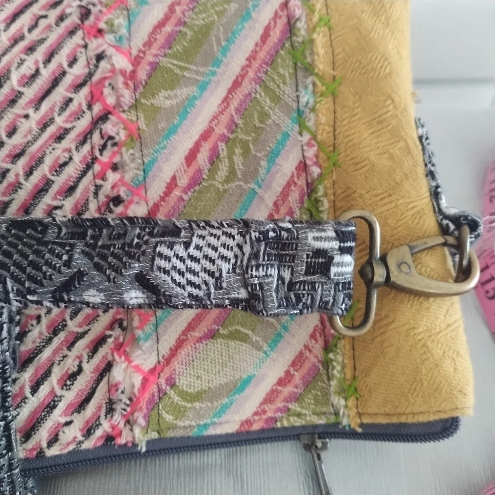 Demdaco Your Journey Multi ColorWeekender Bag Tote - Picture 8 of 14